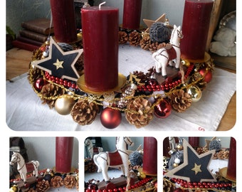 Adventskranz ca 55cm mit 4 großen Kerzen haltbarer XXL Kranz mit Glaskugeln Schaukelpferd Stern gold rot schwarz