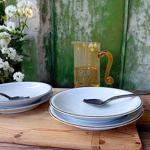 4 vintage Kahla plates with gold rim – 2 soup plates & 2 dinner plates from the GDR era – nostalgic set for 2 people
