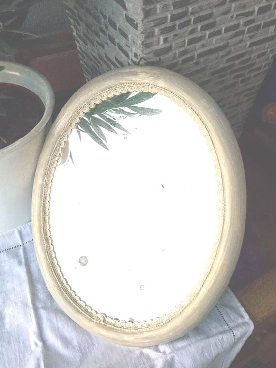 Shabby Chic alter Spiegel Wandspiegel oval Landhaus Spitze Romantisch Mirror blinde Stellen Patina Boheme