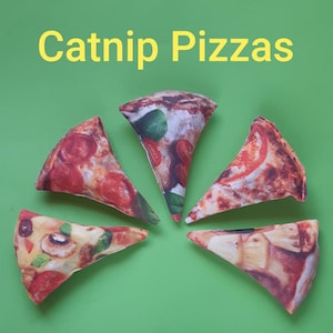 Realistic pizza cat toy - handmade catnip toy filled with fresh catnip - kitten toys, catnip kicker - exclusive design by Crafts4Cats