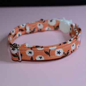 Cat collar &#39;White Berry&#39; with bell, kitten collar with bell, orange cat collar