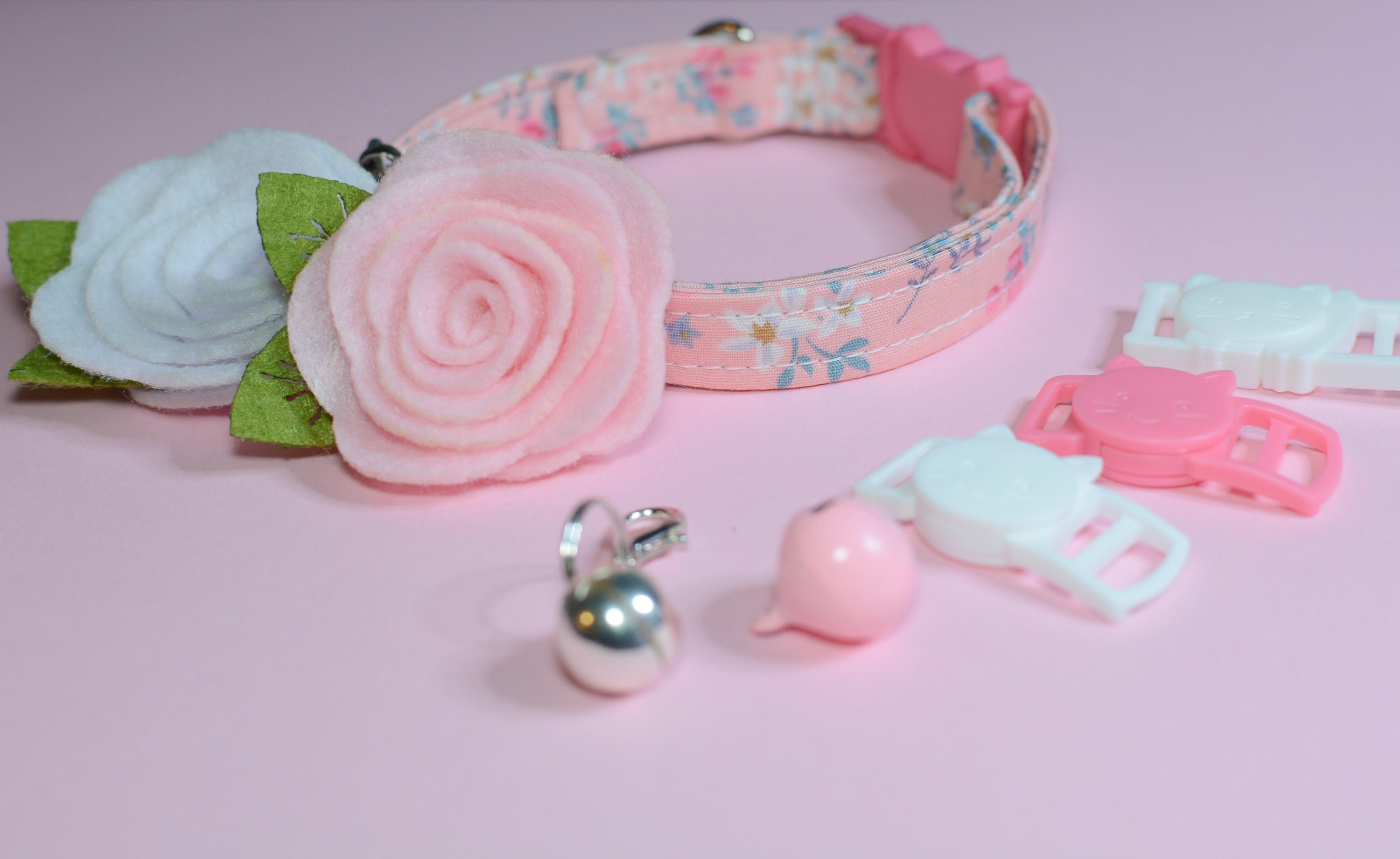 peach kitten collar
