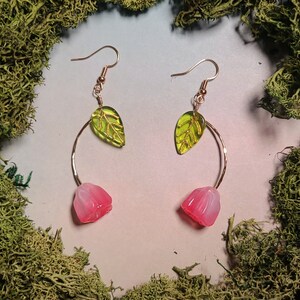Curved Metal & Resin Flower Earrings, Gold Earrings, Forest Earrings, Fairy Floral Earrings