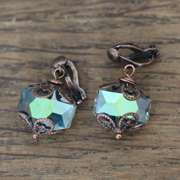 vintage clip-on earrings / ILMARE / green sparkling glass stones