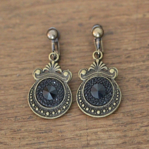 Clip-on earrings / Rubens / adjustable with vintage cameo