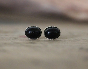 mini stud earrings BLACK