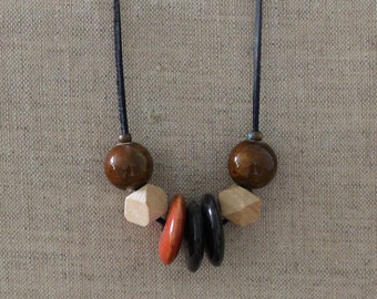 WOOD ORIENTAL Necklace with Pendant