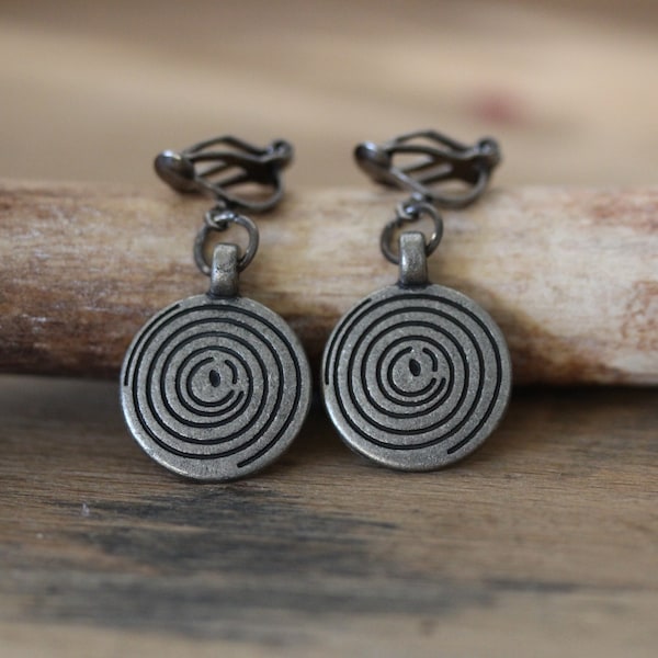 Clip-on earrings silver LABYRINTH basic jewelry, minimalist circles, plates