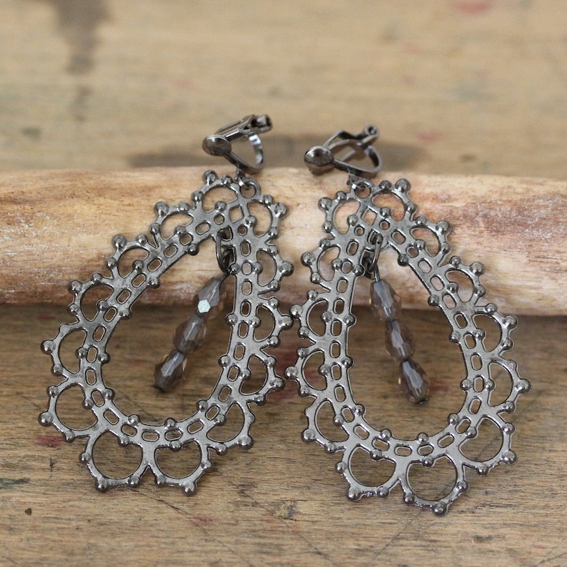 N E N E H Clip Earrings Gunmetal immagine 1