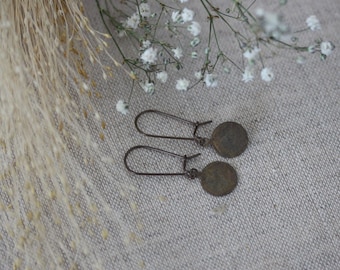 fine minimalist earrings made of brass vegan earrings