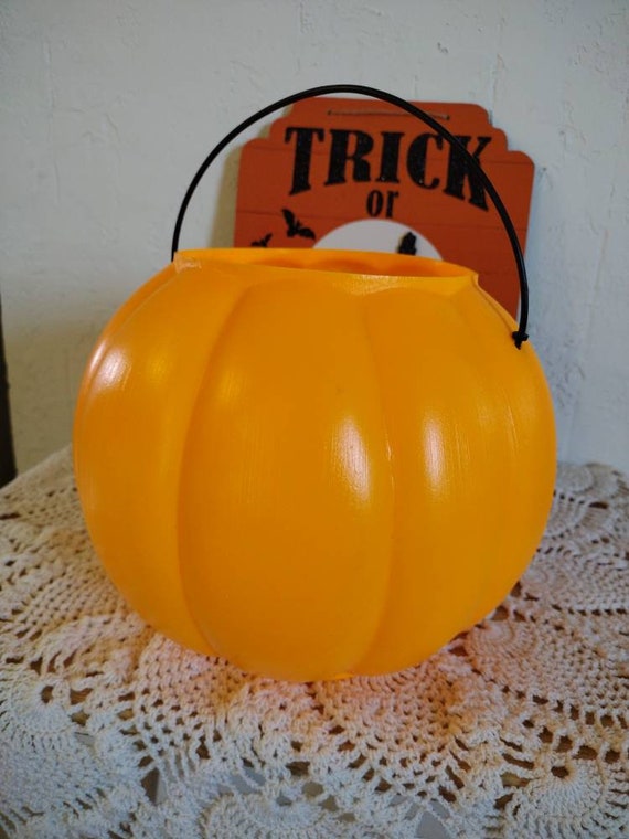 Vintage Halloween pumpkin bucket by General Foam Plas… Gem