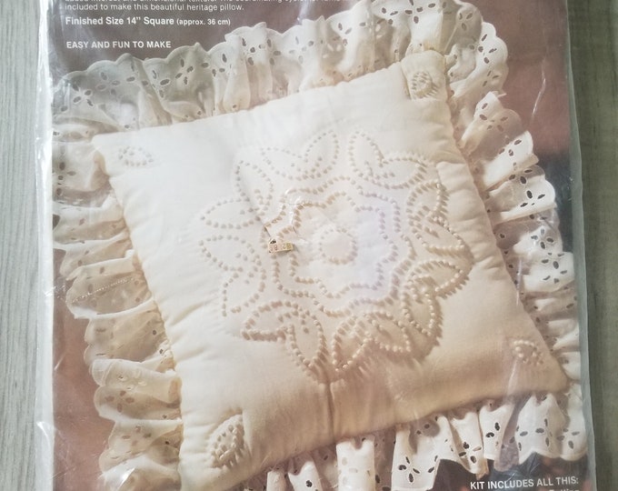 Paragon Candlewick Plus Basket Floral Pillow Kit Quilting Sewing