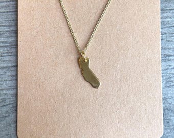 Colar com pingente delicado da Califórnia em ouro 18k
