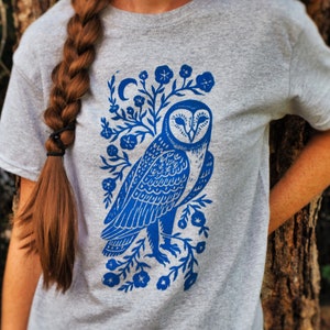 Owl Blossom Block Printed Shirt - Gray Heather Gildan Shirt - Folk Art Owl - Barn Owl - Rustic Owl Shirt