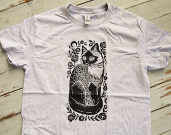 Kitty Blossom T-Shirt - Rustikales Block Printed Shirt - Gildan Unisex Grau - Katzenkunst - Volkskunst