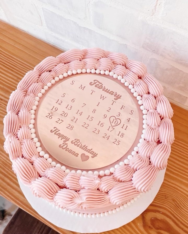 Calendar Card Anniversary Cake - Decorated Cake by Planet - CakesDecor