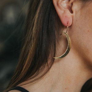 Hammered Crescent Moon Earrings/ Crescent Earrings/ Half Moon Earrings/ Hammered Earrings