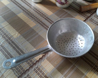 Aluminum colander with handle Vintage Strainer bowl Kitchen utensils cookware Sieve 60s
