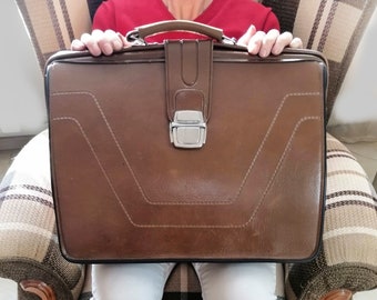 Vintage Doctors bag Large briefcase faux leather Brown vegan gladstone portfolio Men travel weekender Attorney Lawyer documents Attache case