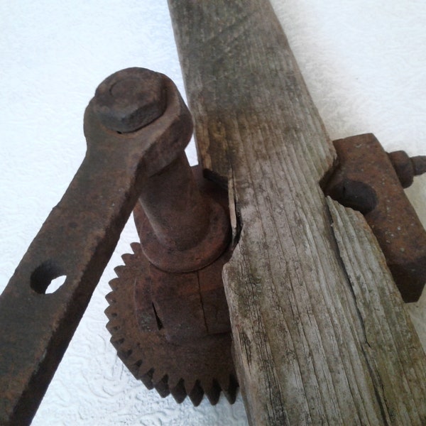 Antique Rusty metal Hand crank Old wood Craft art supply Salvage Primitive farmhouse finds barn farm tool hardware Steampunk Rustic decor