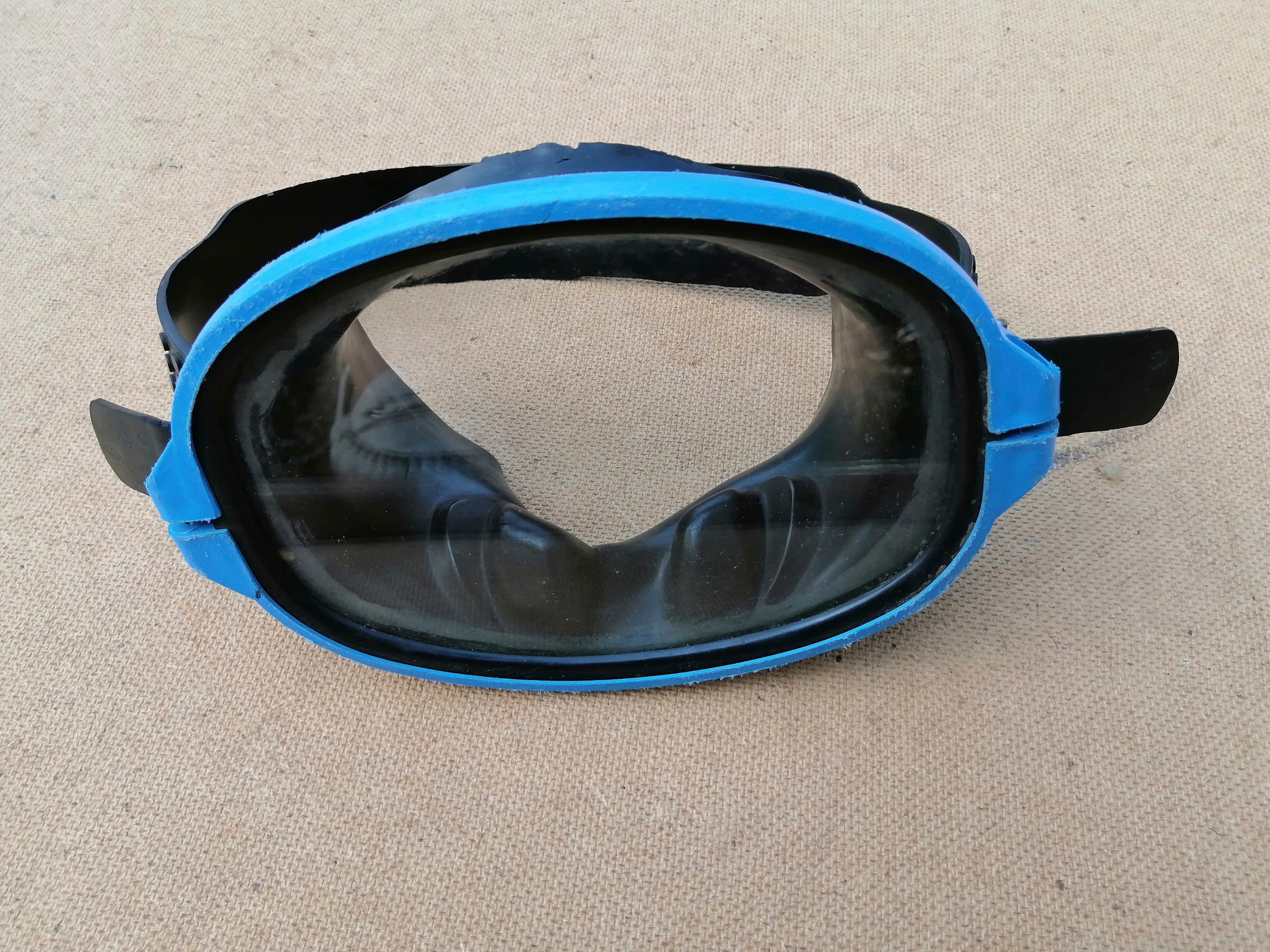 Vintage Scuba Snorkel Dive Mask Blue Black Rubber Glass Half Mask for Snorkeling  Diving Swimming Goggles Tropical Resort Equipment -  Canada