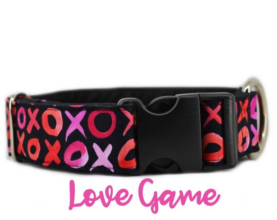 Buckle Dog Collar: X's and O's; Valentines / Pink Girl Love Pattern ; 1",1.5",2" widths available; adjustable length; black satin lining