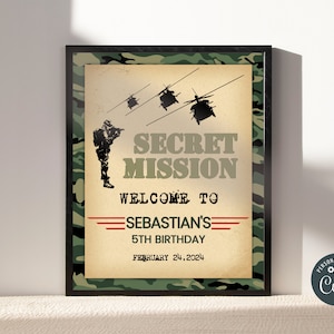 Panneau de bienvenue modifiable pour une fête militaire. Panneau de bienvenue d'anniversaire de l'armée. Invitation d'anniversaire de soldat. Camouflage militaire, tout âge, signe d'anniversaire.