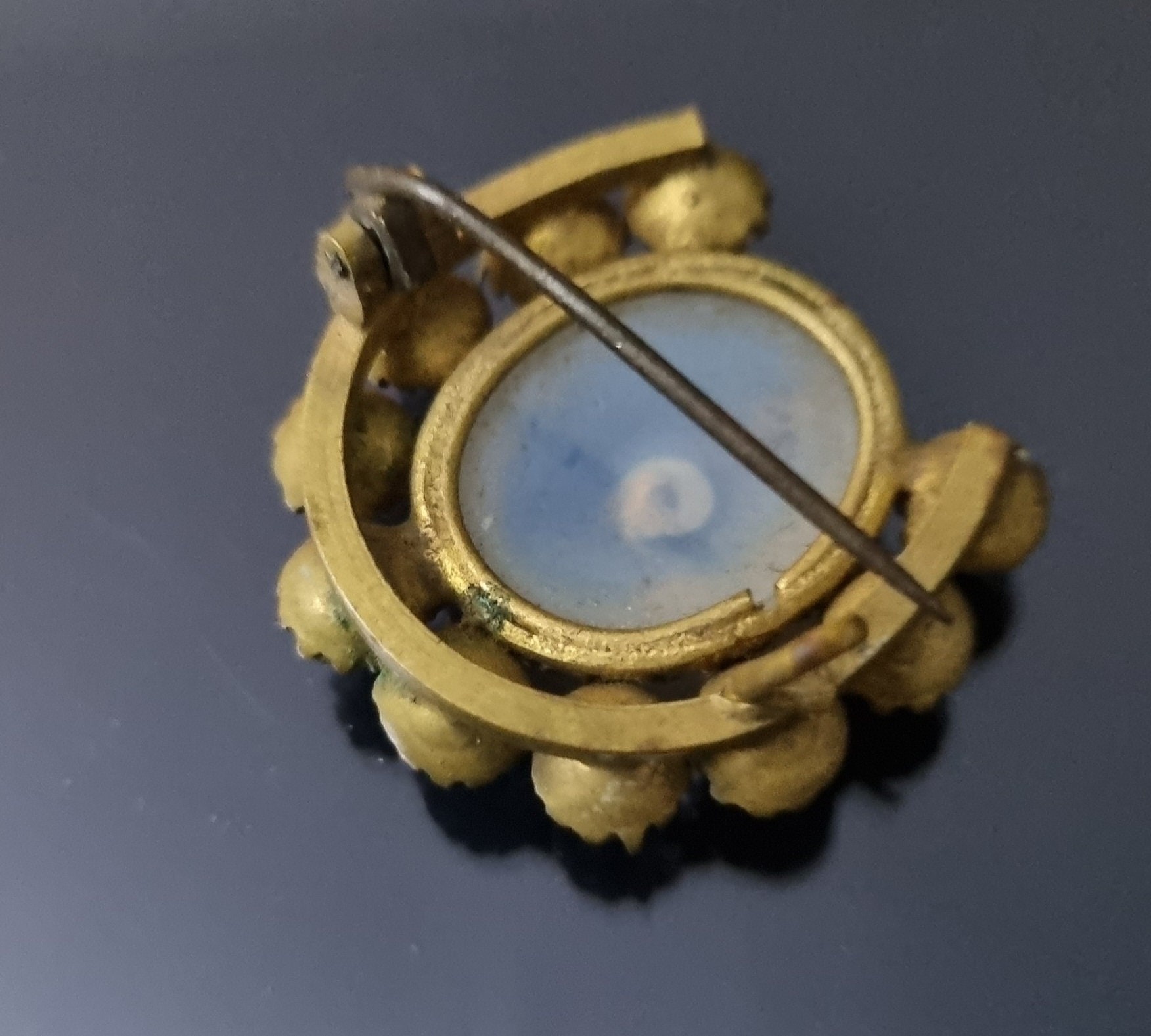 Broche tête de cheval dorée (D'occasion) à Cointrin pour CHF 65 - avec