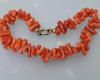 Bracelet Pépites De Corail Rouge Et Perles Dorées - Style Ethnique Années 1960 - Occasion