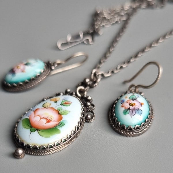 1930s Russian FINIFT ROSTOV Floral Enamel Porcelain and Filigree Beaded Silver Necklace + Earrings Set - Demi Parure