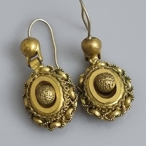 Antique Etruscan Revival Gold Gilt Pinchbeck Beautiful Drop Earrings Circa 1870 Detailed Fine Work