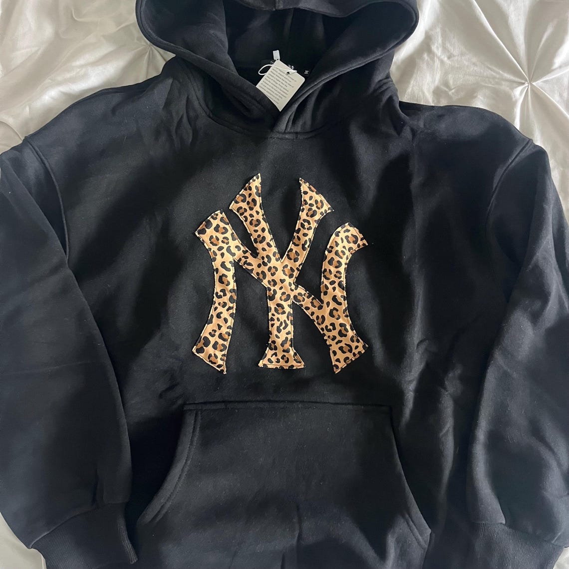 Black Cheetah Print Yankee Logo Oversized Hoodie, Leopard Pattern ...