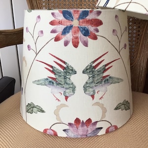 Cylindrical lampshade, linen with birds and flowers