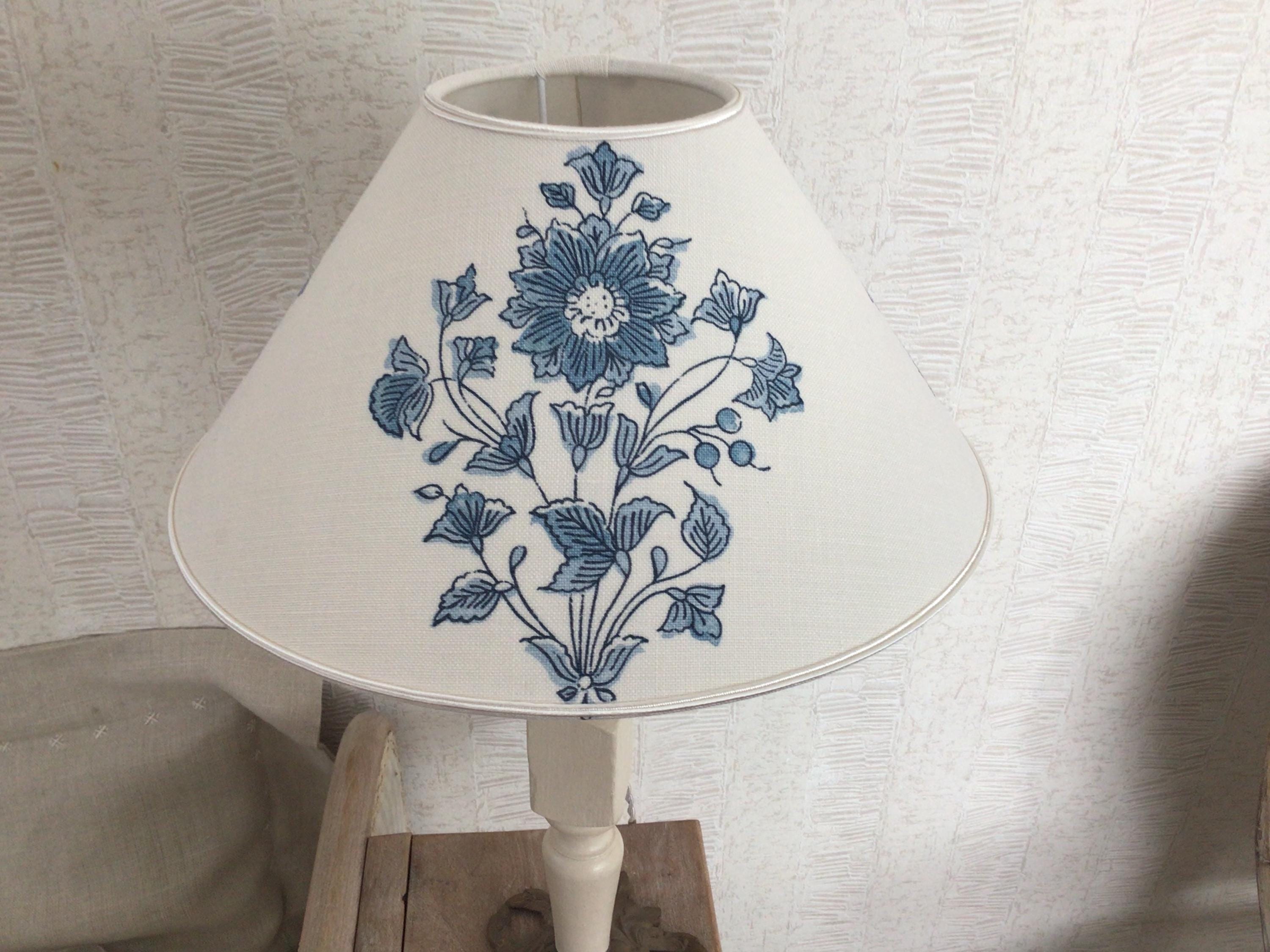 Abat-jour Fleuri Fait Main - Fond Gris Bleu, Motif Festonné, Diamètre 25 Cm (E27)