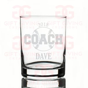 Verre à whisky de baseball personnalisé, cadeau pour entraîneurs, papa de baseball, verre personnalisé, verre gravé, joueur de baseball, meilleur entraîneur
