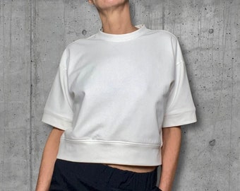 Short-sleeved oversize sweatshirt made of organic cotton, off-white, short, loose sweater, cream white