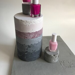 Concrete Art Pillar - Product Display