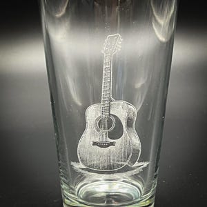Acoustic Guitar - Engraved Pint glass