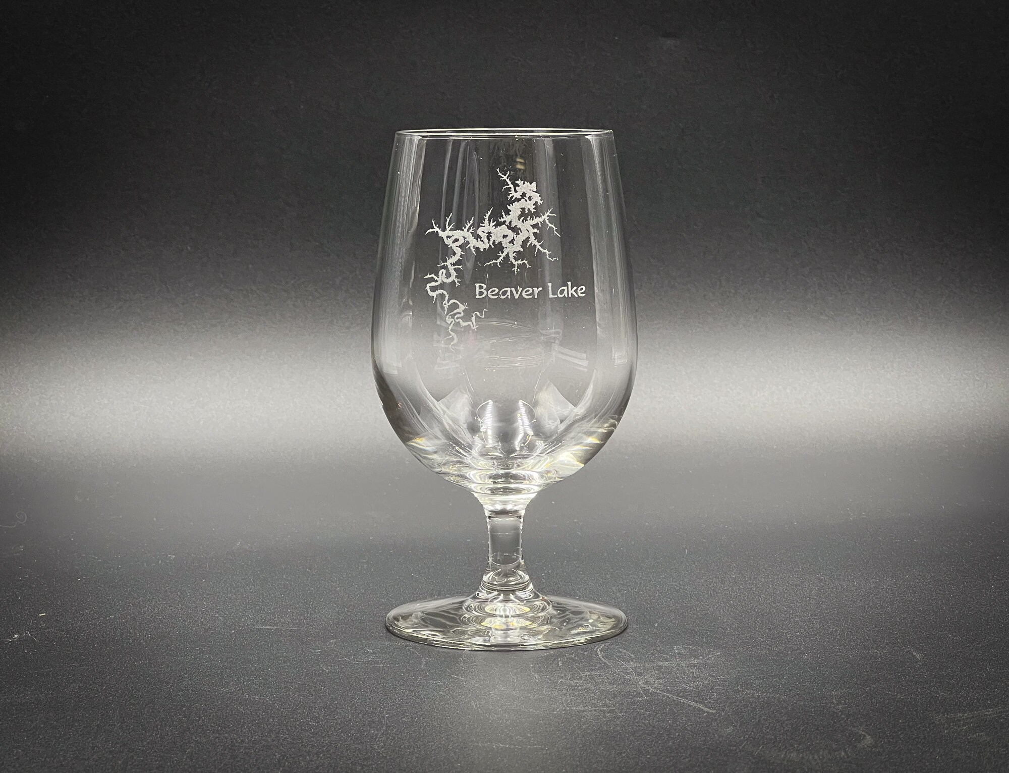 The Short-Stem Wine Glass—the Tavern Glass—Is a Feeling