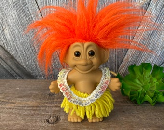 Vintage Hula Troll Doll {Russ Berrie 5 inch} Vintage Troll Doll Hula Dancer Oolani Hawaiian Around the World Grass Skirt Lay Bikini Beach