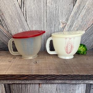 Vintage Tupperware Measuring Cup {Plastic Tupper Ware Mix and Store LARGE} Pick 1 Batter Bowl Baking Quart Cups Handle Wedding Gift Kitchen