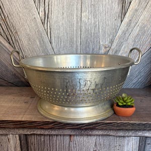 Vintage Metal Colander Wear-ever 4611 LARGE Oversized Aluminum Strainer Sieve Metal Strainer 16.5 x 15 x 8 inch Bowl with Holes wearever