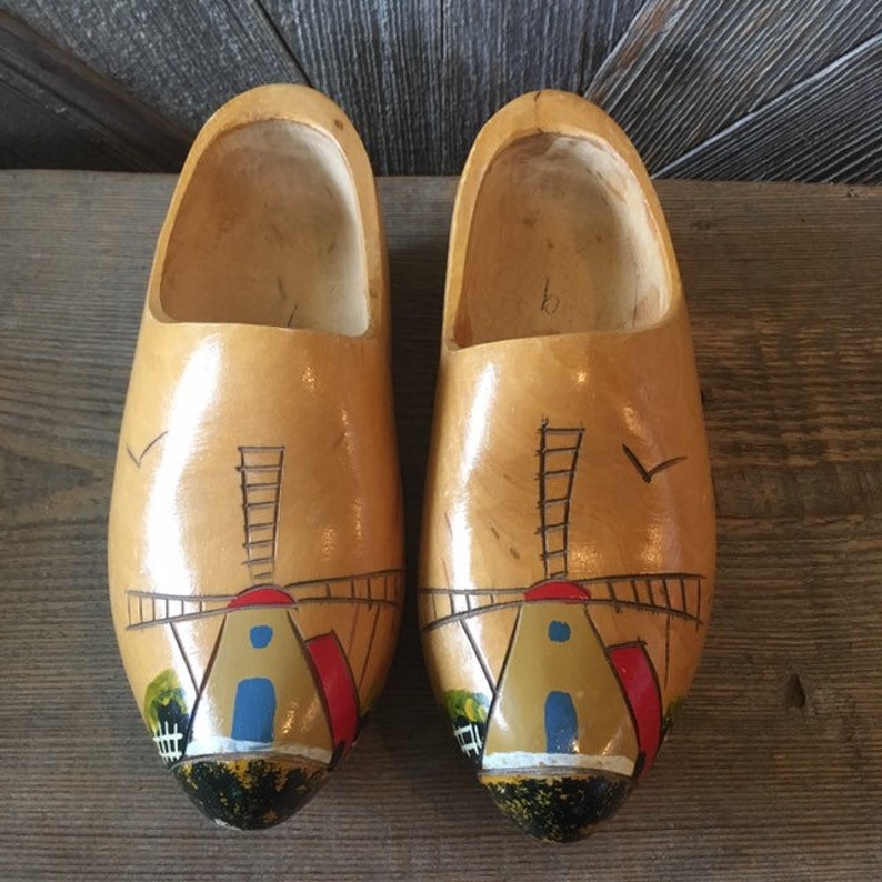 kids wooden clogs