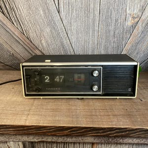 Vintage Panasonic Clock Radio, RC 1280 Retro Look Clock AM FM Radio Electric, Nightstand Alarm Clock