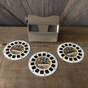 Vintage View Master 90s Toy with Animal 3D Picture Reels {Vintage Picture Glasses Plastic Viewer 90s Kid Toy} Discovery Channel Toy