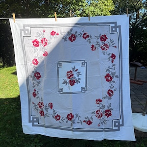 Vintage Red Floral Tablecloth Square 50 x 47 inch, Vintage Roses Floral Flowers, Wedding Candy Table Cloth Card Table, Ellathesella