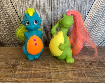 2 Vintage Darlin Dinos Gemdazzlers Dinosaur Girl with Hair, My Little Pony 1990's Meritus 1992 Plastic Girl Dinosaurs