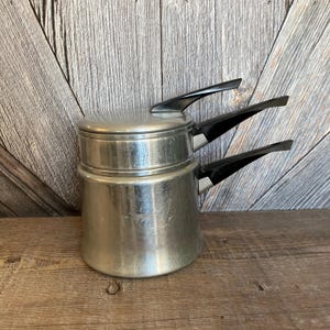 Vintage Mirro Double Boiler, M 1801 1 1/2 Quart, Art Deco Handle, Aluminum Pan and Lid, Ellathesella Vintage Kitchen