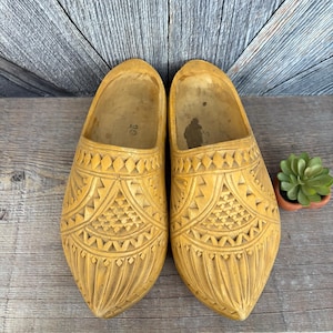 Vintage Wooden Shoes {Dutch Wooden Clogs Wood} Tulip Time Holland Souvenir Size 20 Womens, Home Decor, Pair of Shoes, Dutch