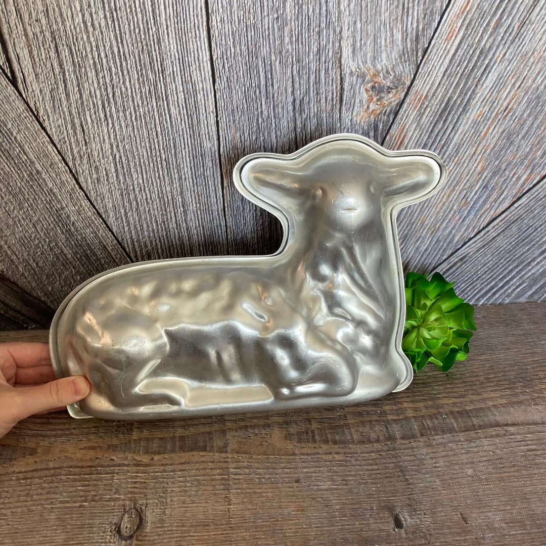 Vintage Lamb Cake Pan vintage Easter Lamb Metal Cake Pan Aluminum Lamb